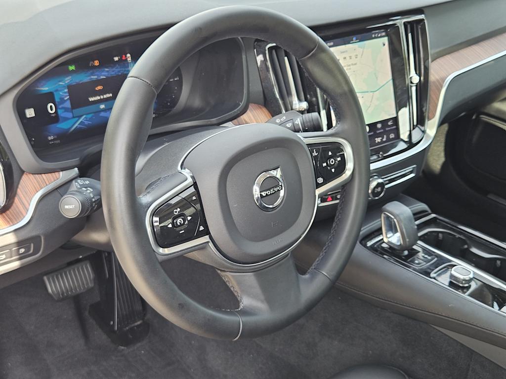 Thumbnail: 2023 Volvo S60 - 2