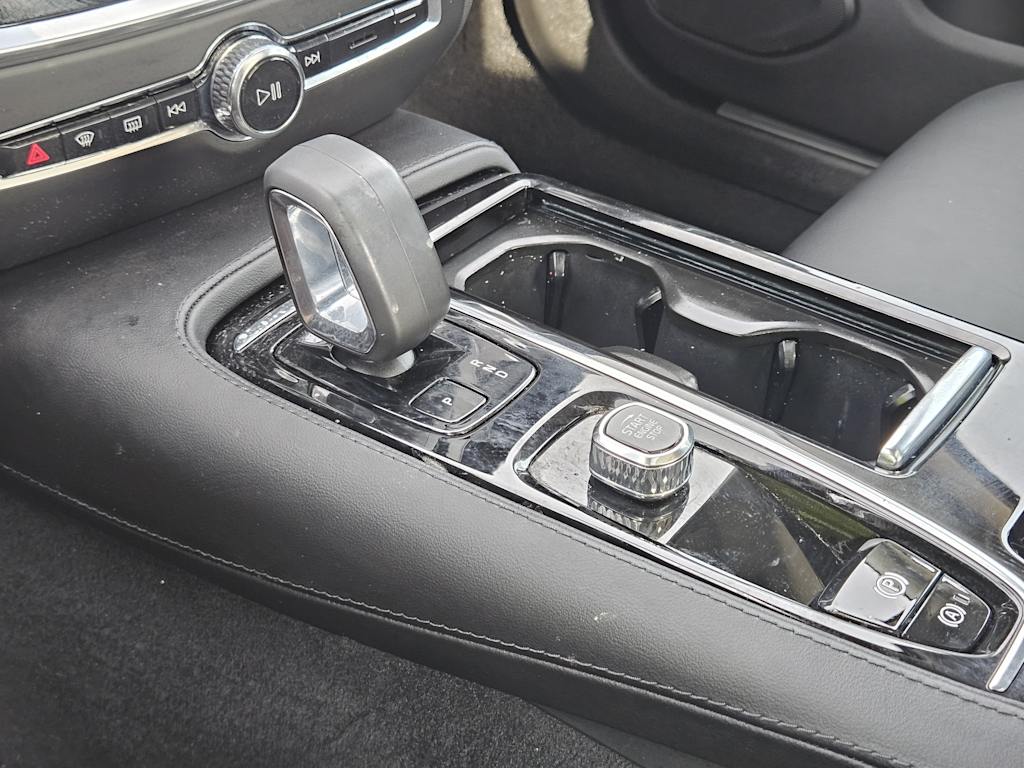 Thumbnail: 2023 Volvo S60 - 14
