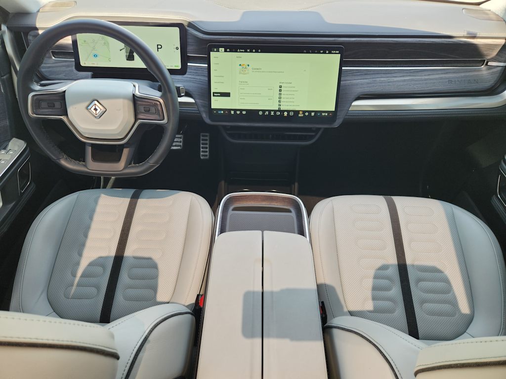 Thumbnail: 2023 Rivian R1S - 7