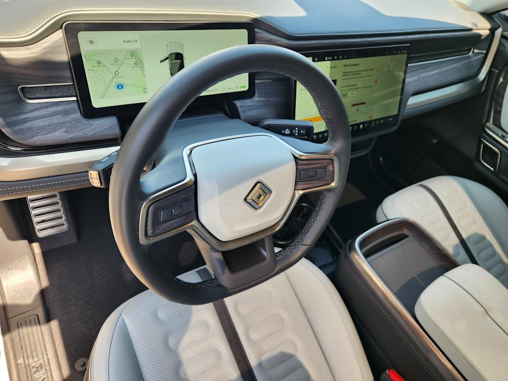 Thumbnail: 2023 Rivian R1S - 2