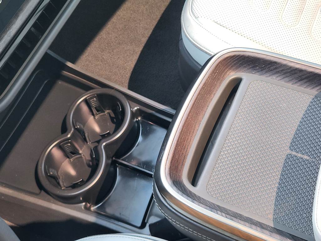 Thumbnail: 2023 Rivian R1S - 12