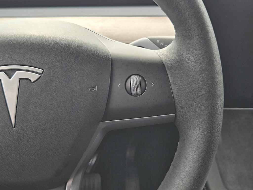 Thumbnail: 2024 Tesla Model Y - 32