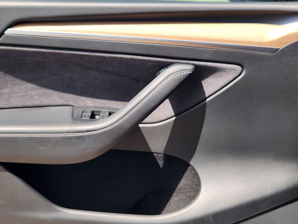 Thumbnail: 2022 Tesla Model Y - 27
