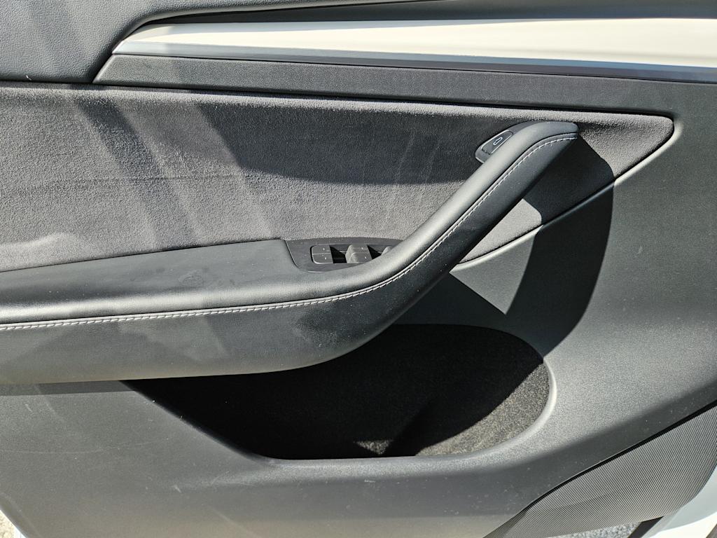 Thumbnail: 2022 Tesla Model Y - 27