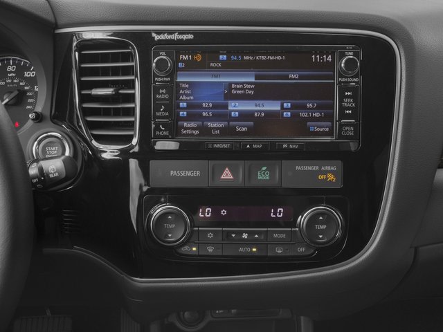 Thumbnail: 2016 Mitsubishi Outlander - 12