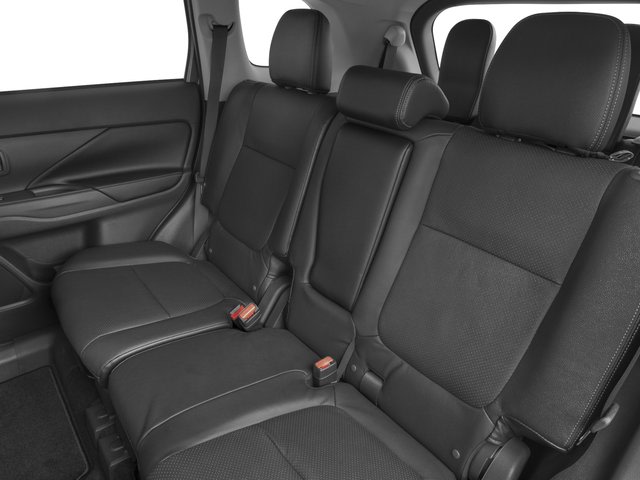 Thumbnail: 2016 Mitsubishi Outlander - 10