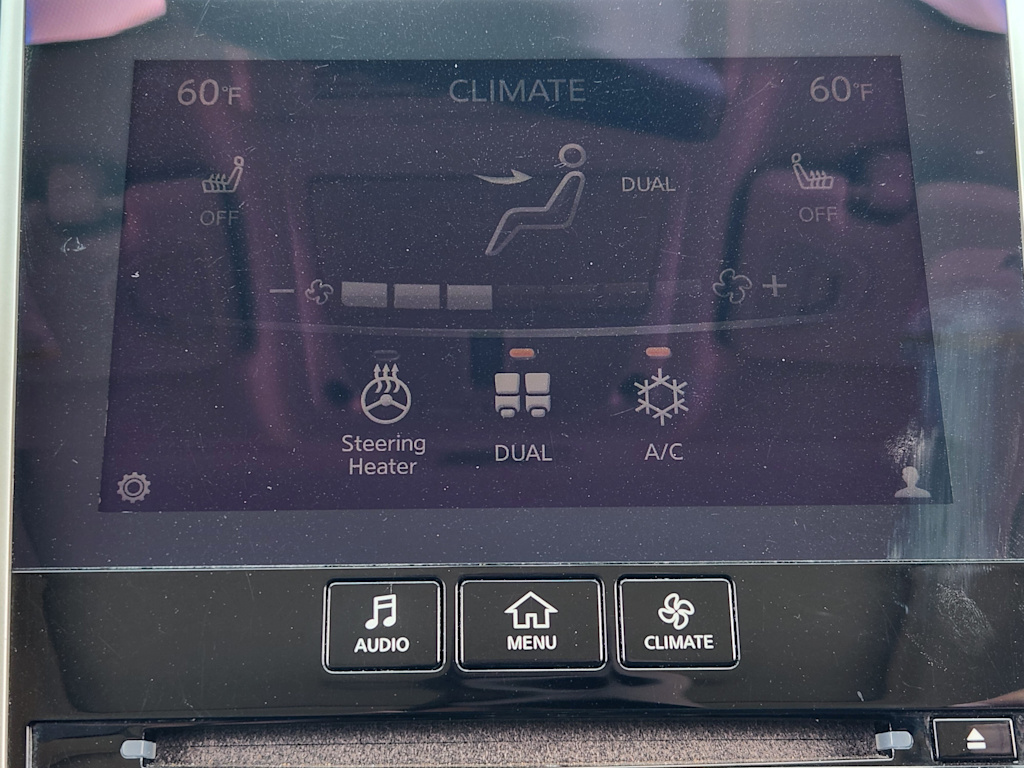 Thumbnail: 2014 INFINITI Q50 - 24
