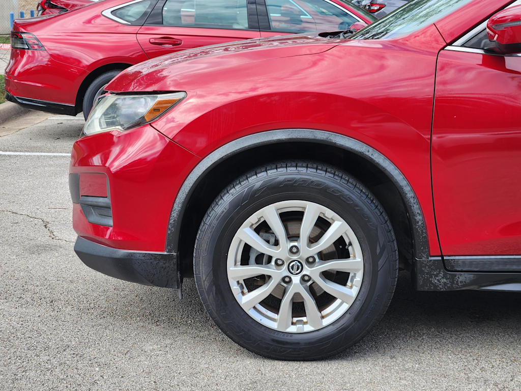 Thumbnail: 2017 Nissan Rogue - 6