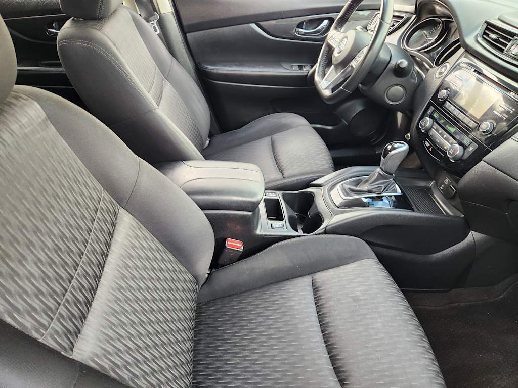 Thumbnail: 2017 Nissan Rogue - 10