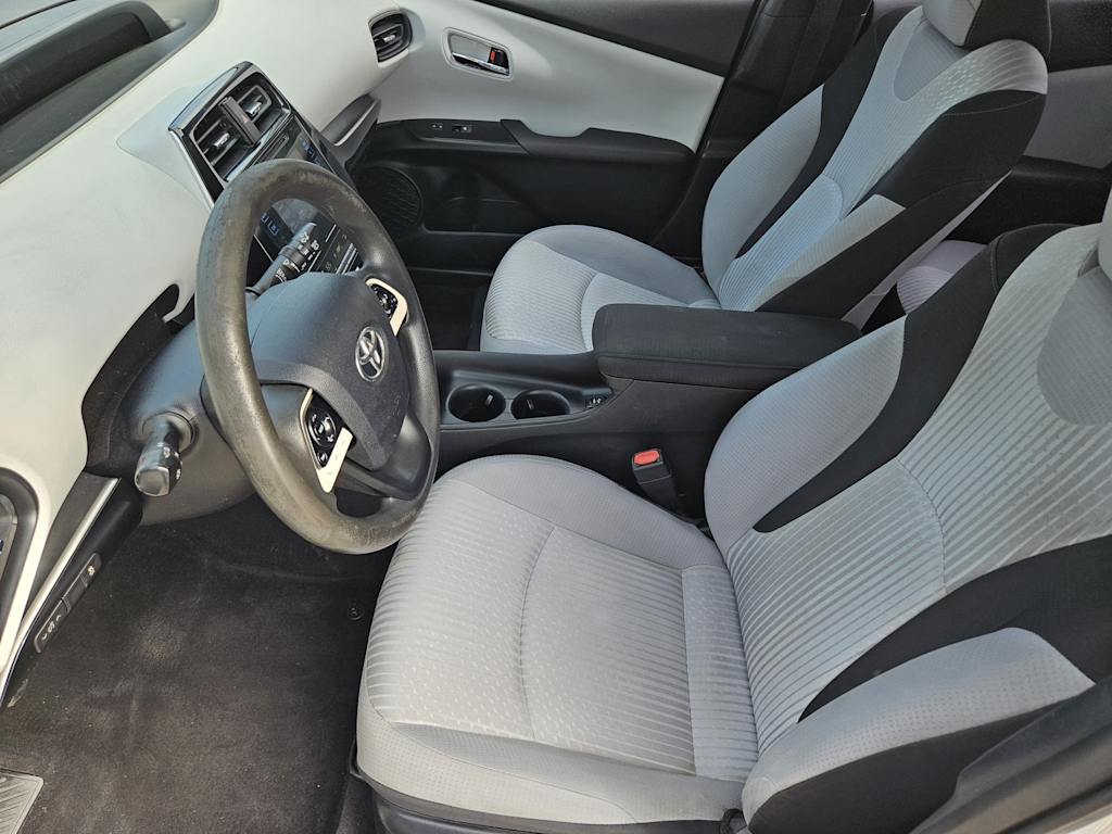 Thumbnail: 2016 Toyota Prius - 9
