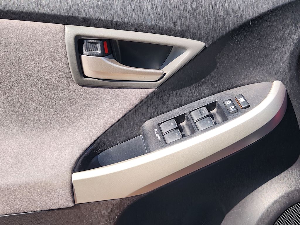 Thumbnail: 2012 Toyota Prius - 27