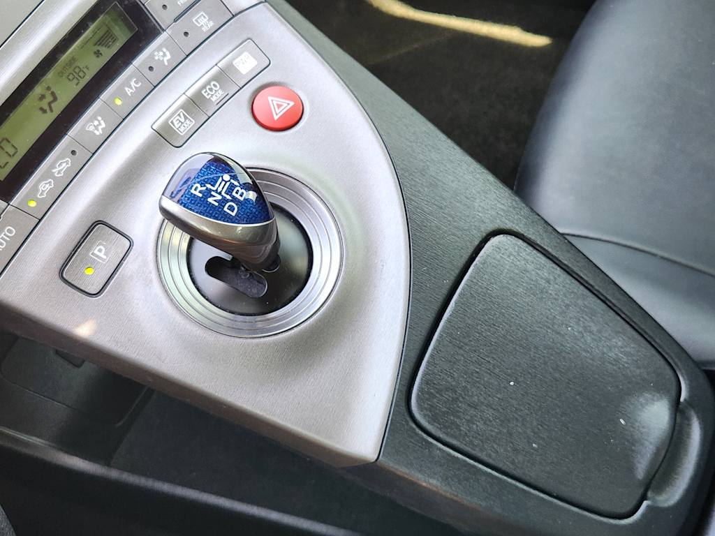 Thumbnail: 2015 Toyota Prius - 13