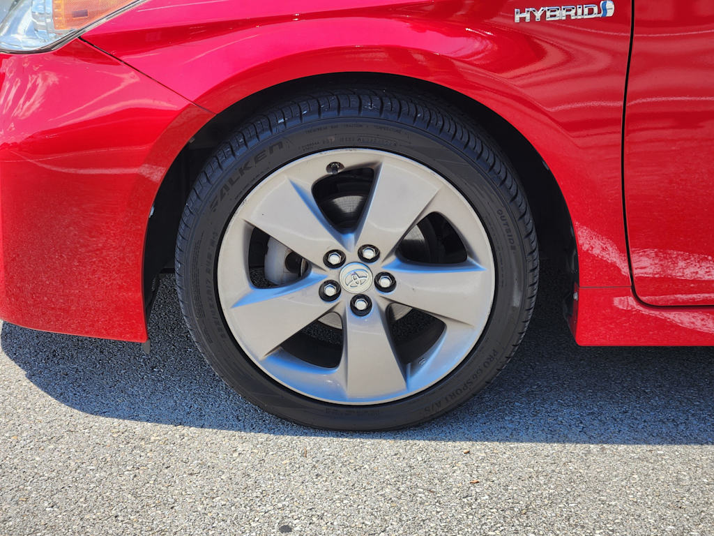 Thumbnail: 2015 Toyota Prius - 21
