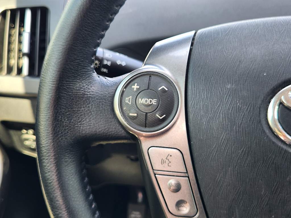 Thumbnail: 2015 Toyota Prius - 29