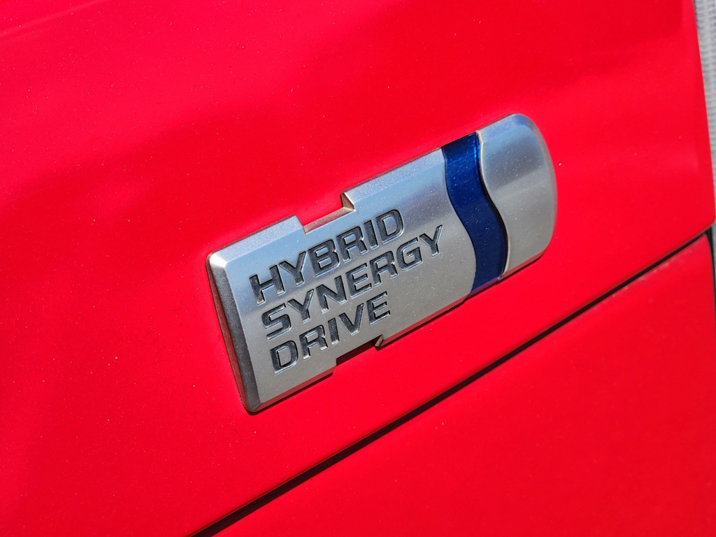 Thumbnail: 2015 Toyota Prius - 17