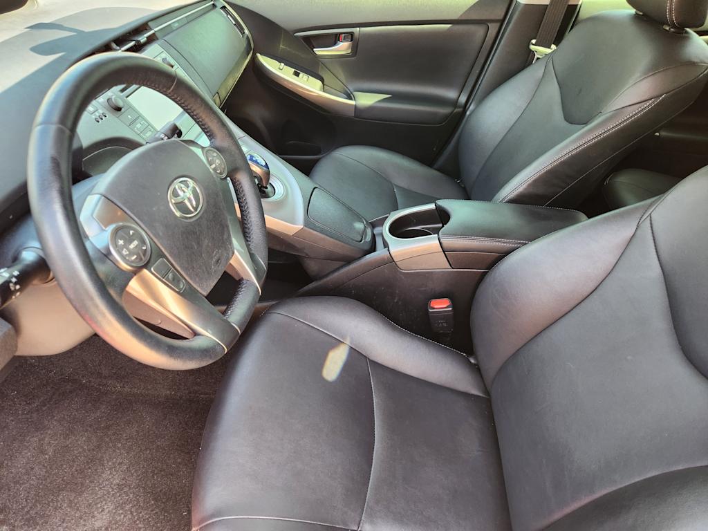 Thumbnail: 2015 Toyota Prius - 8