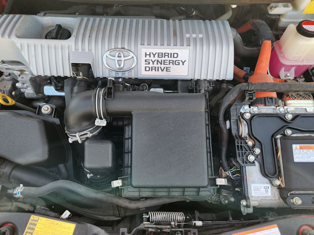 Thumbnail: 2015 Toyota Prius - 6