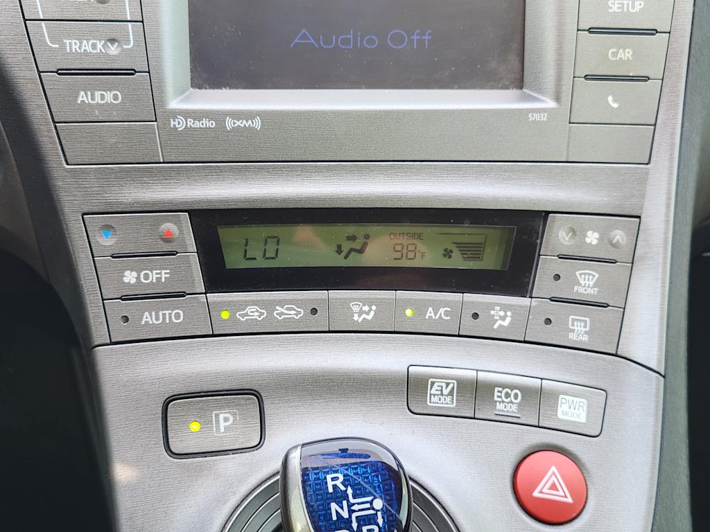 Thumbnail: 2015 Toyota Prius - 24