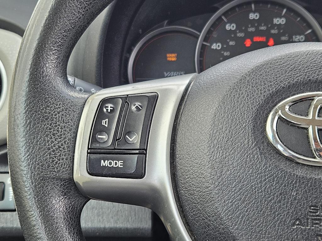 Thumbnail: 2013 Toyota Yaris - 28