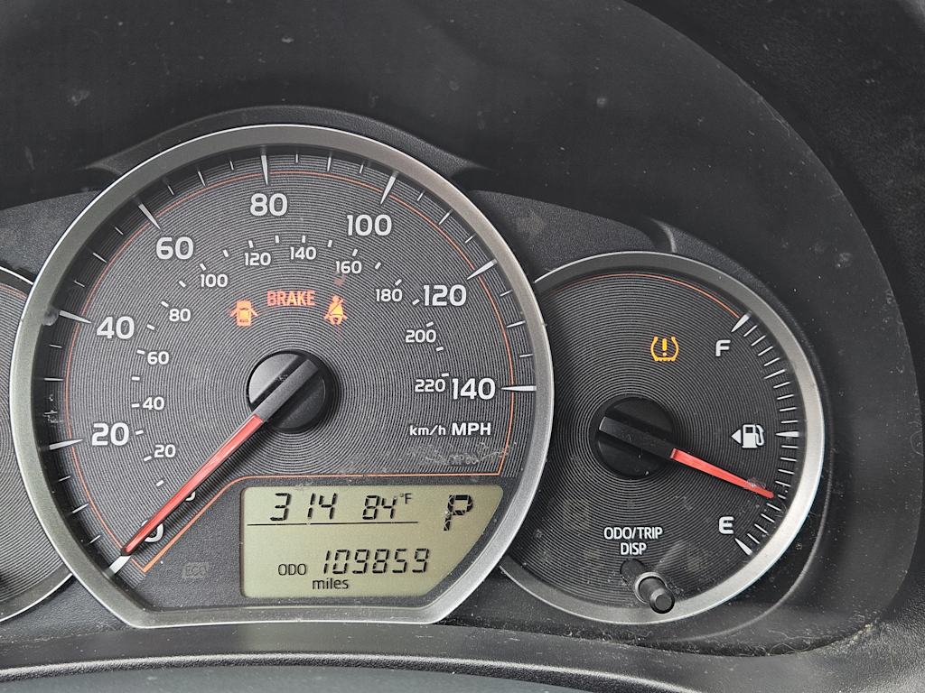 Thumbnail: 2013 Toyota Yaris - 15