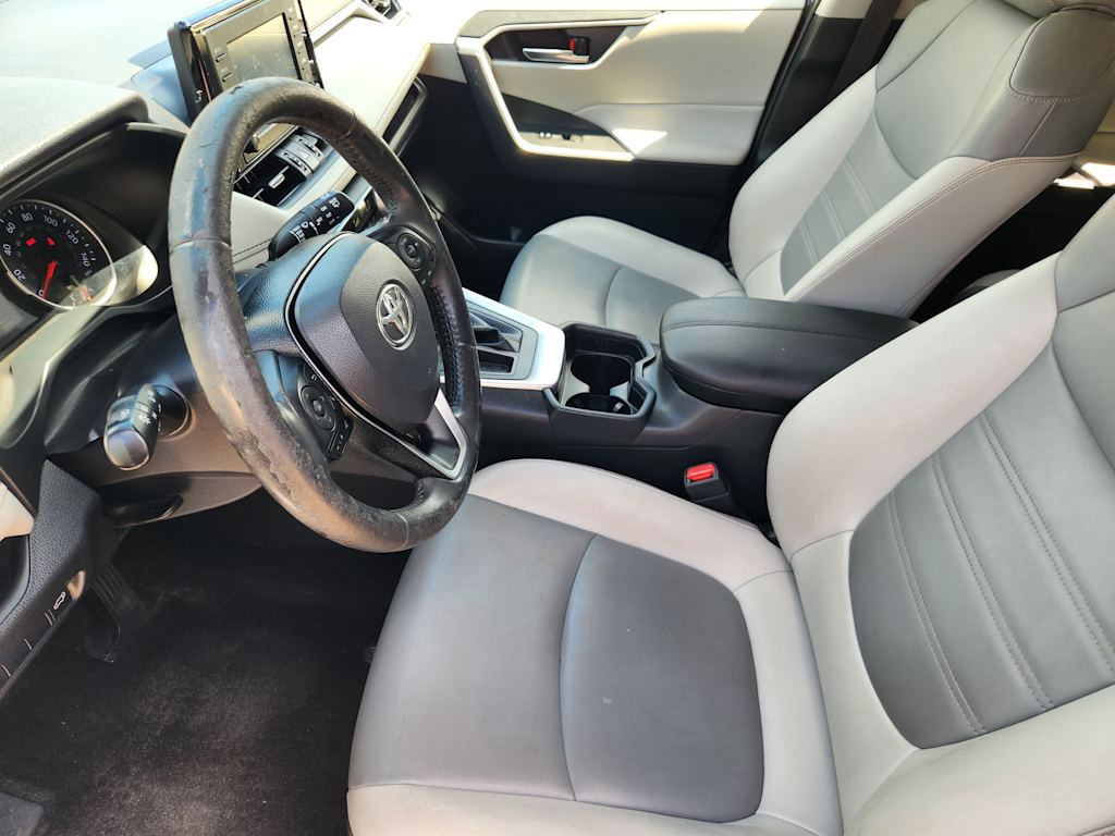 Thumbnail: 2019 Toyota RAV4 - 9