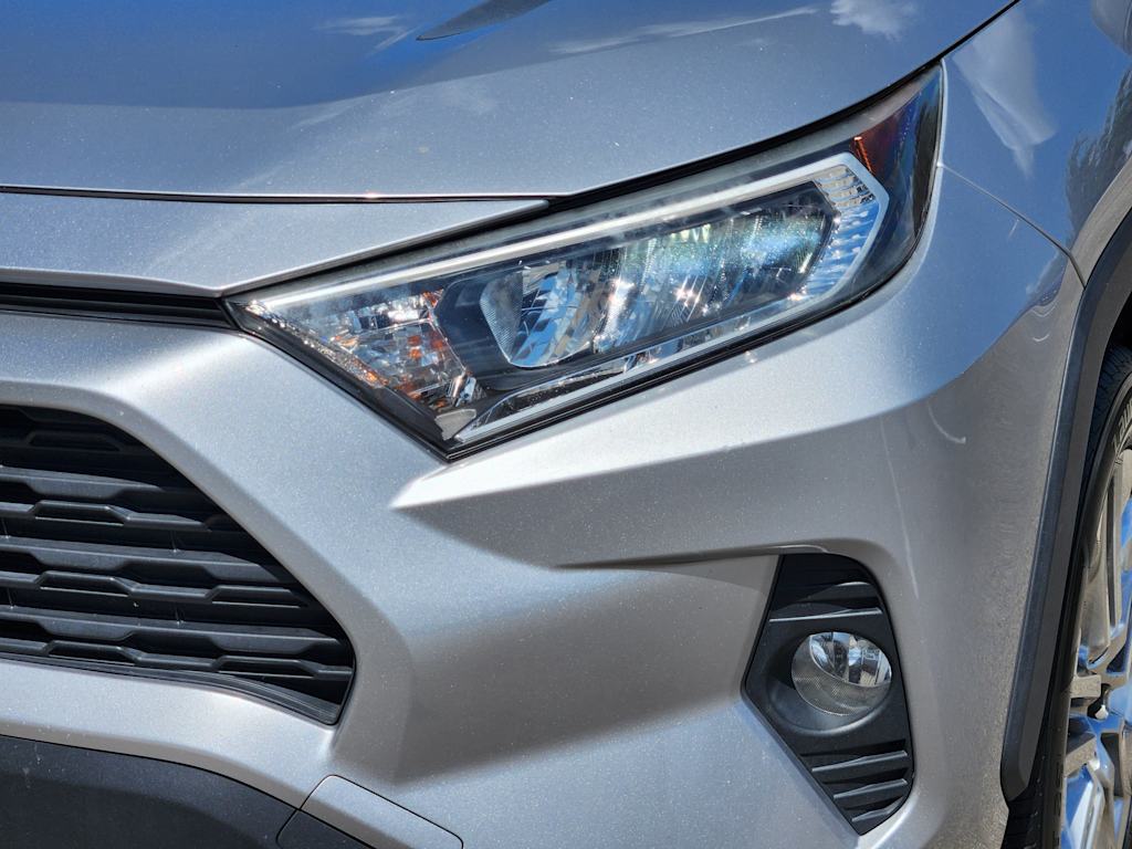 Thumbnail: 2019 Toyota RAV4 - 21