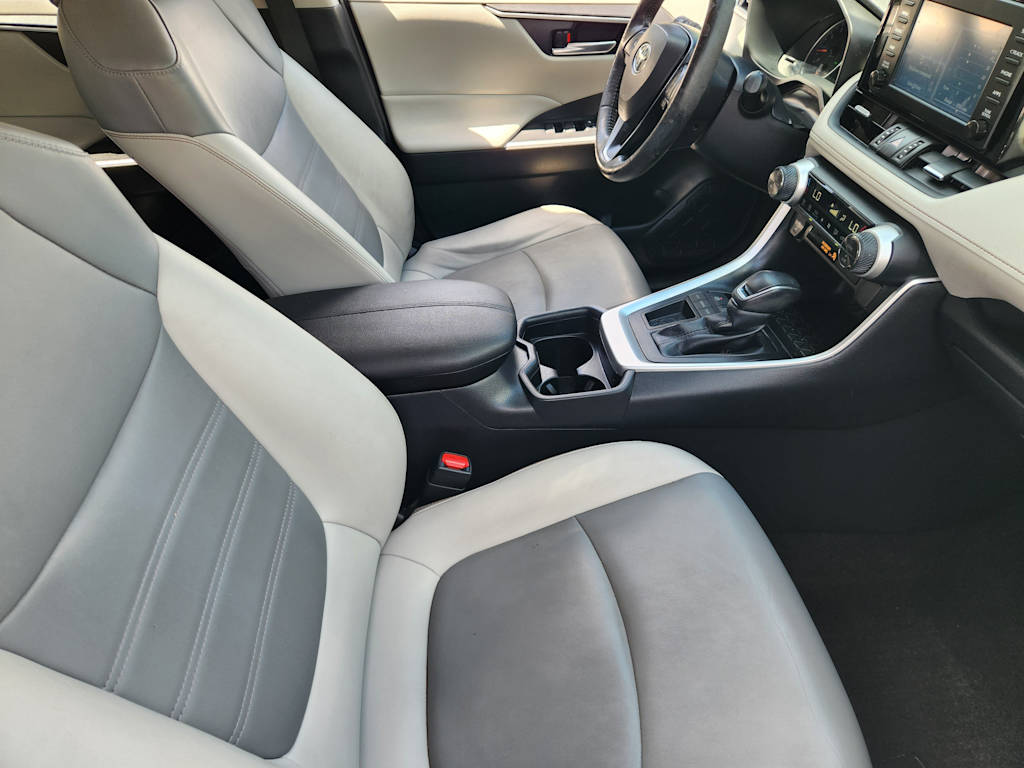 Thumbnail: 2019 Toyota RAV4 - 10