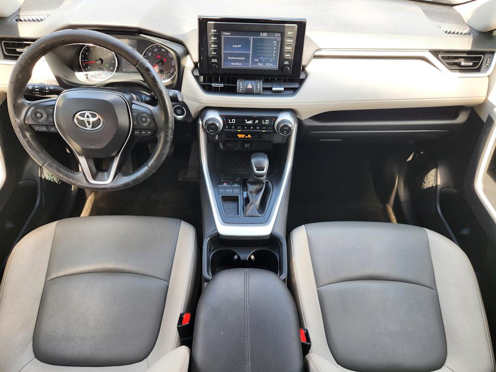 Thumbnail: 2019 Toyota RAV4 - 8