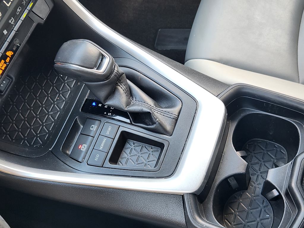 Thumbnail: 2019 Toyota RAV4 - 14