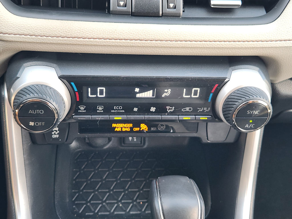 Thumbnail: 2019 Toyota RAV4 - 25