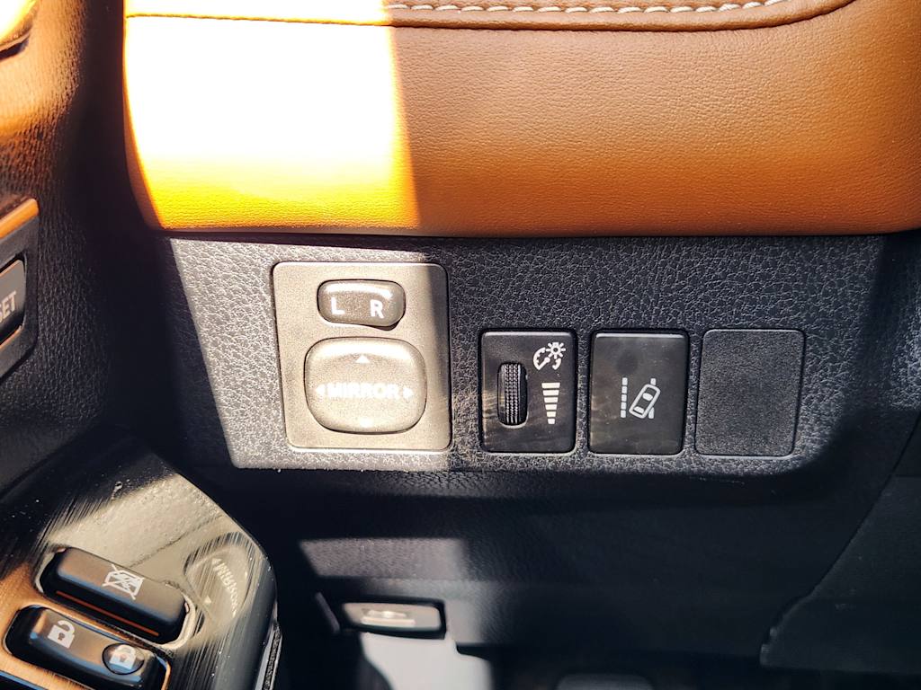 Thumbnail: 2018 Toyota RAV4 - 26