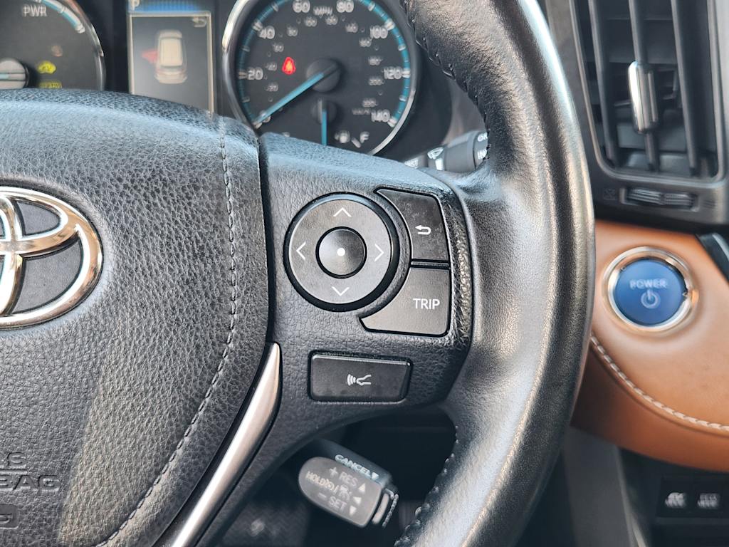 Thumbnail: 2018 Toyota RAV4 - 31
