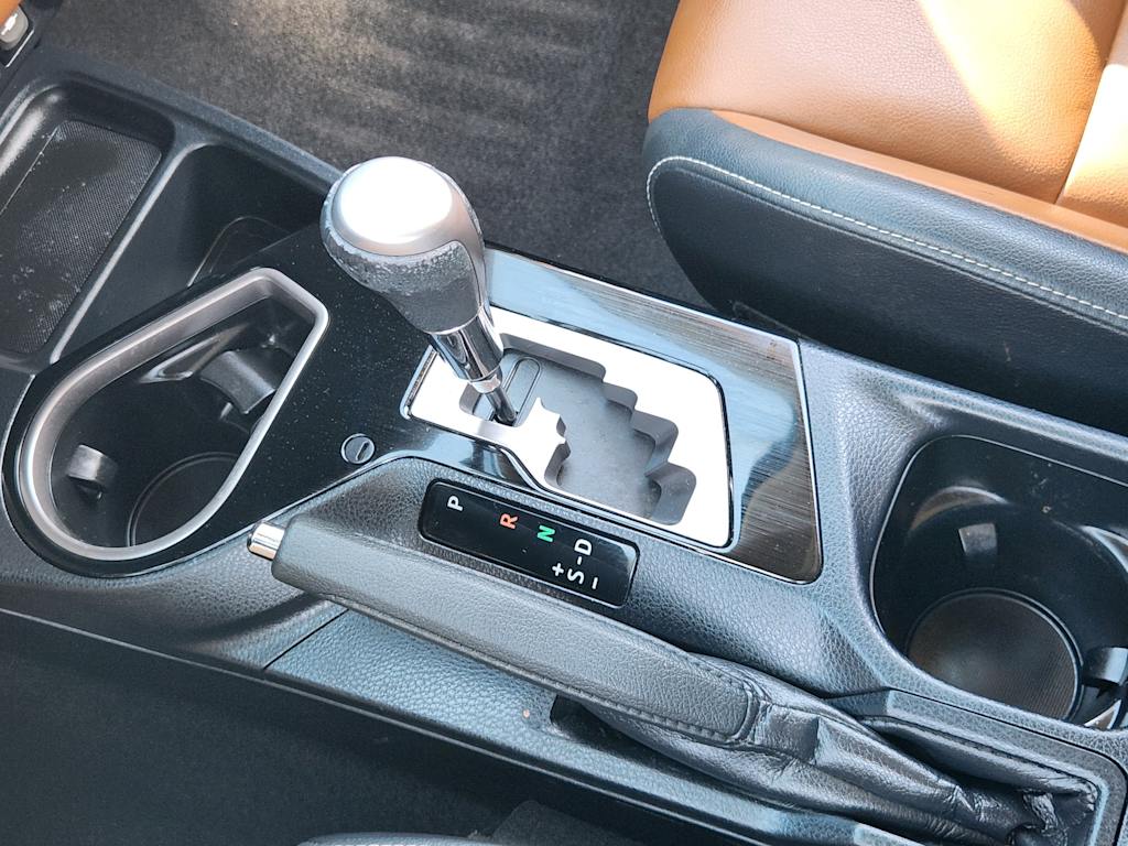 Thumbnail: 2018 Toyota RAV4 - 12
