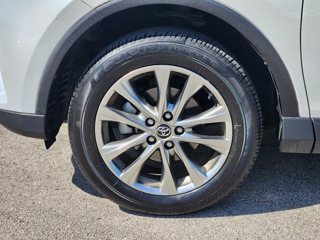 Thumbnail: 2018 Toyota RAV4 - 21