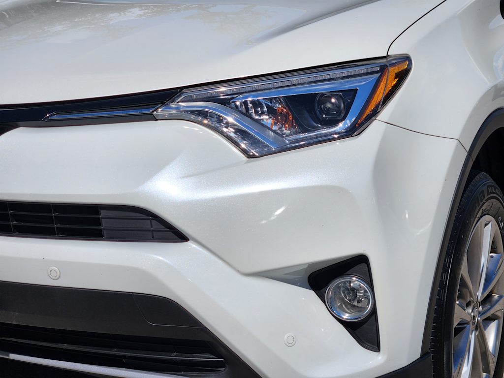 Thumbnail: 2018 Toyota RAV4 - 20