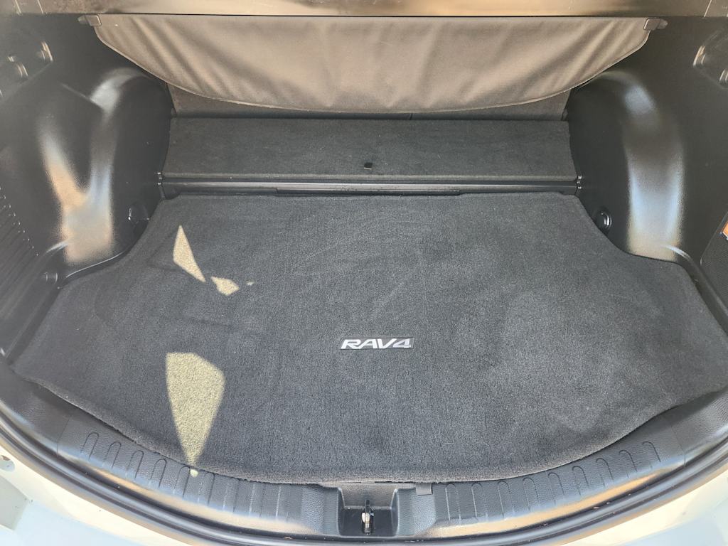 Thumbnail: 2018 Toyota RAV4 - 14