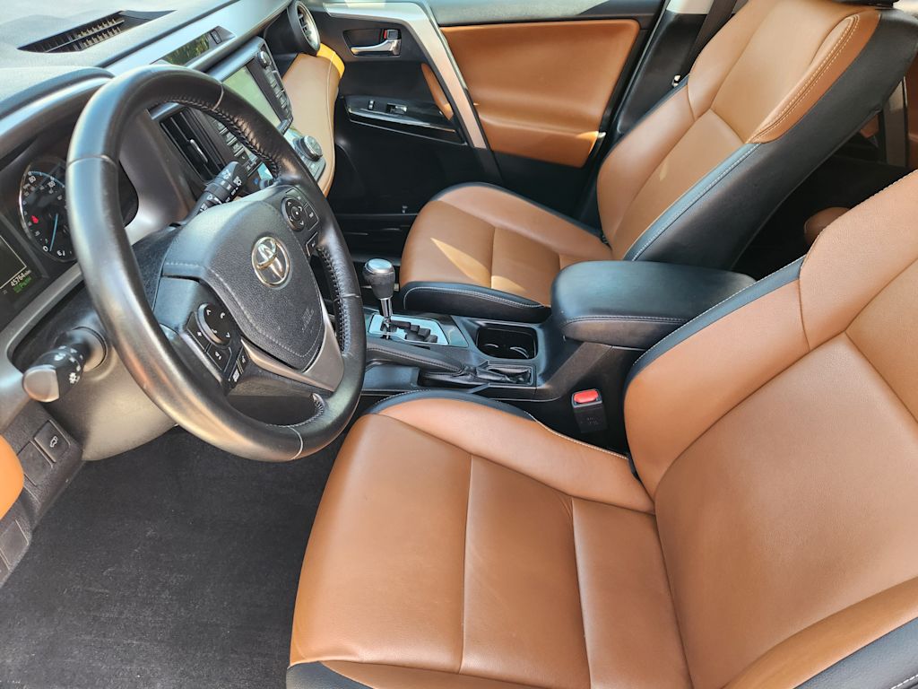 Thumbnail: 2018 Toyota RAV4 - 7