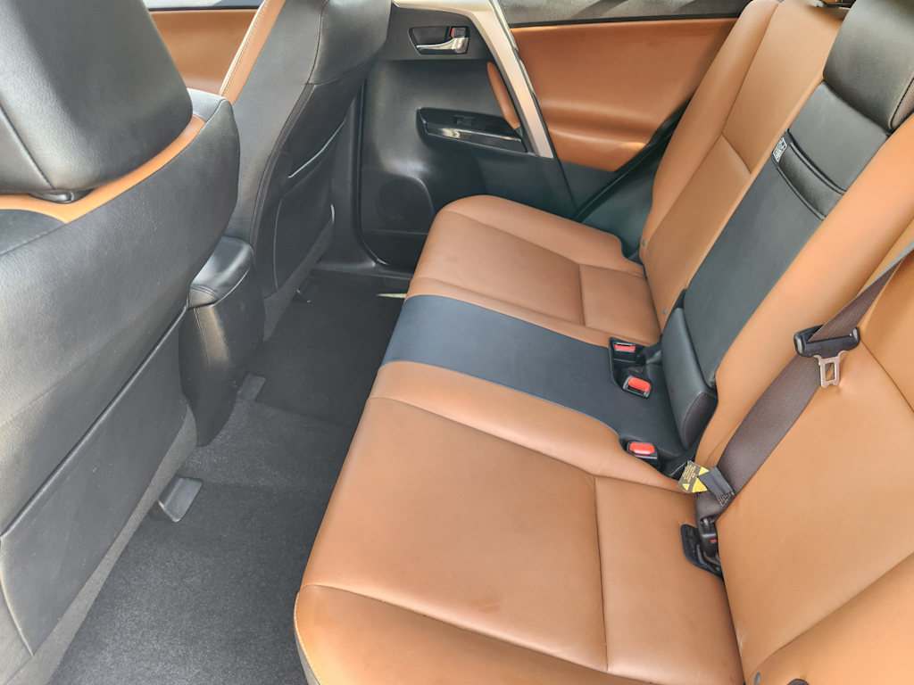 Thumbnail: 2018 Toyota RAV4 - 9