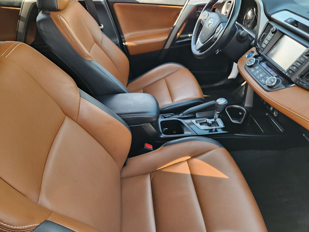 Thumbnail: 2018 Toyota RAV4 - 8