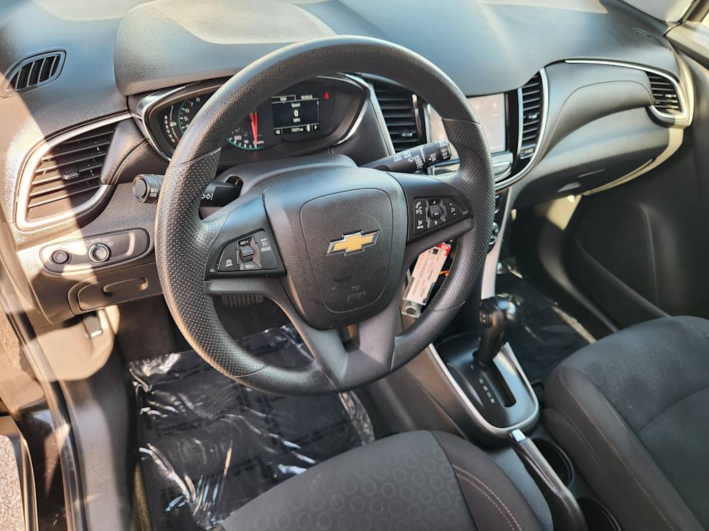 Thumbnail: 2021 Chevrolet Trax - 2