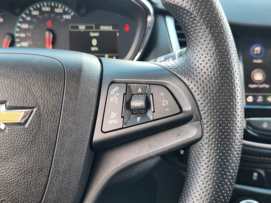 Thumbnail: 2021 Chevrolet Trax - 32