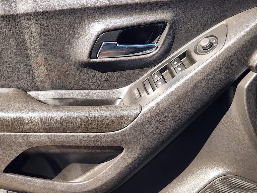 Thumbnail: 2021 Chevrolet Trax - 29