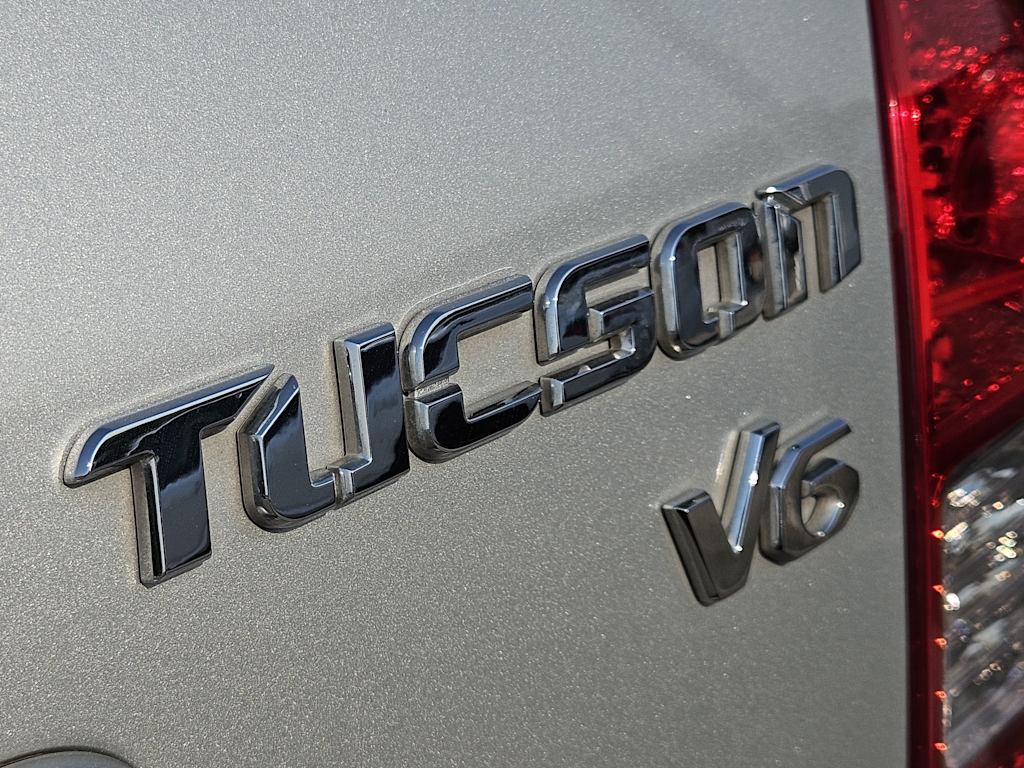 Thumbnail: 2009 Hyundai Tucson - 23