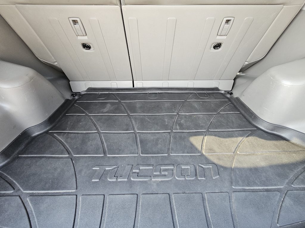 Thumbnail: 2009 Hyundai Tucson - 32