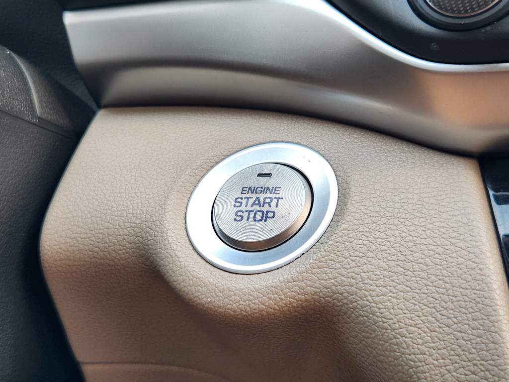 Thumbnail: 2020 Hyundai Elantra - 25