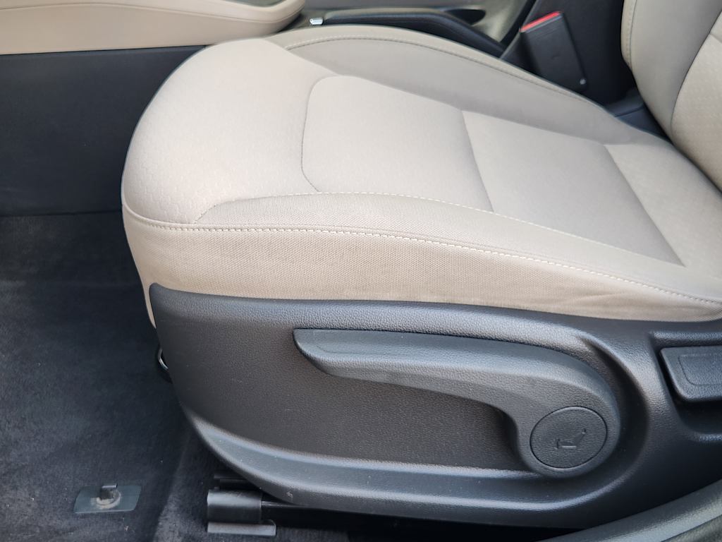 Thumbnail: 2020 Hyundai Elantra - 28