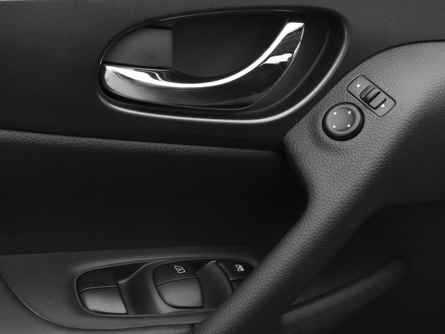 Thumbnail: 2016 Nissan Rogue - 21