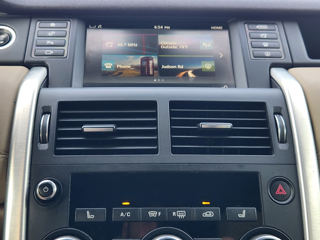 Thumbnail: 2018 Land Rover Discovery Sport - 11
