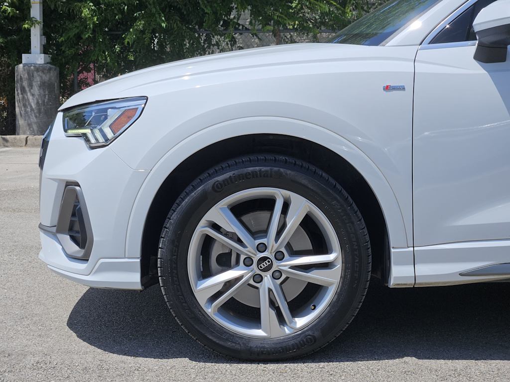 Thumbnail: 2022 Audi Q3 - 6