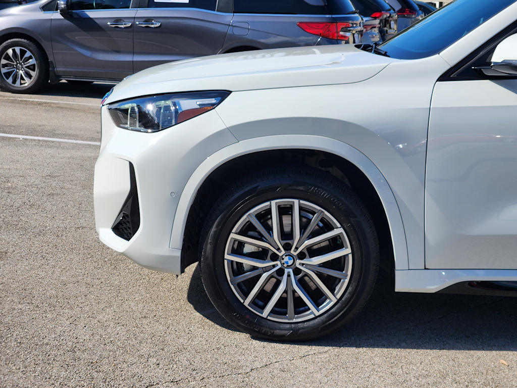 Thumbnail: 2023 BMW X1 - 6